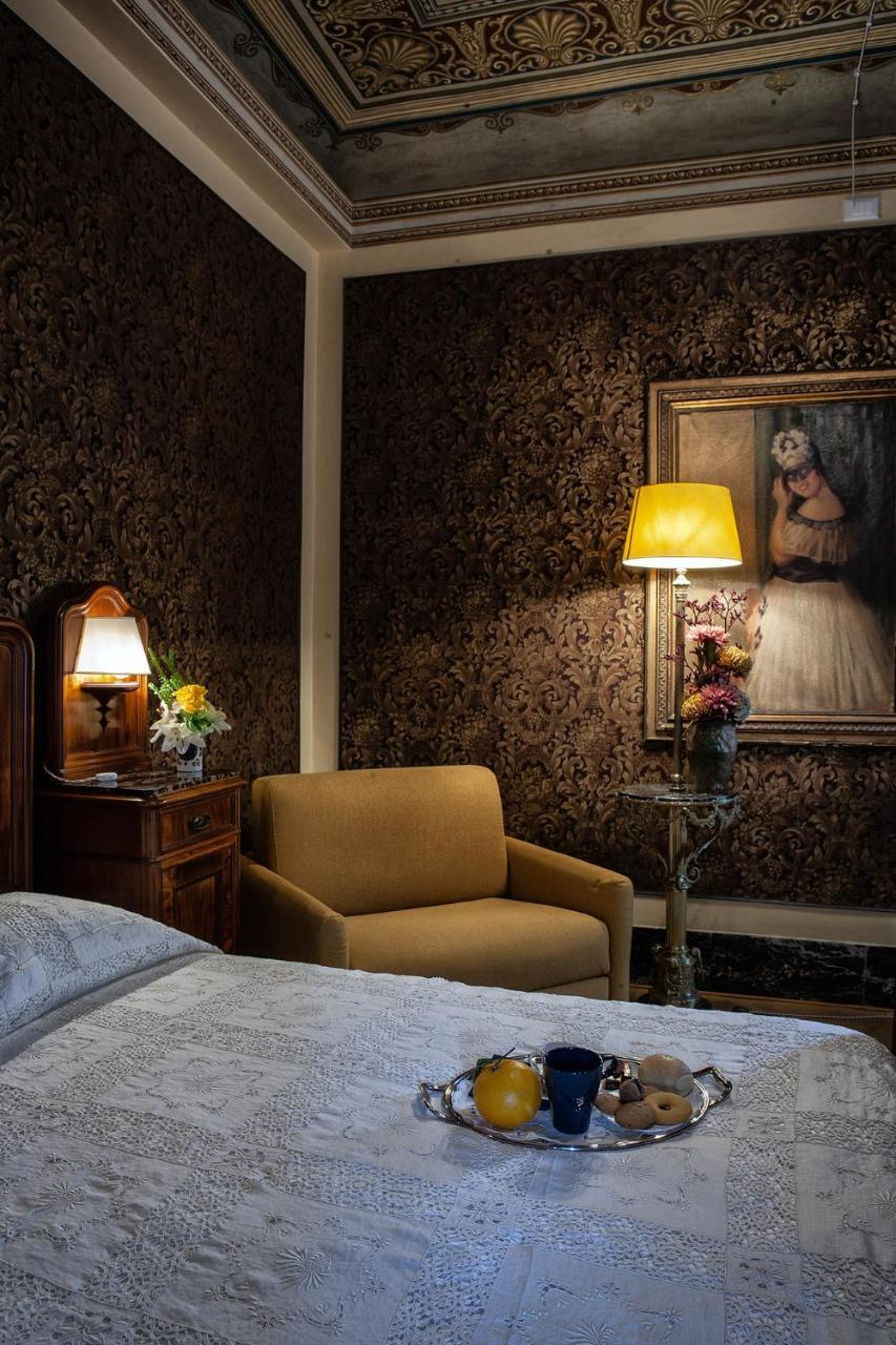 B&B "La Bottega D'Arte" Carrara Exterior photo